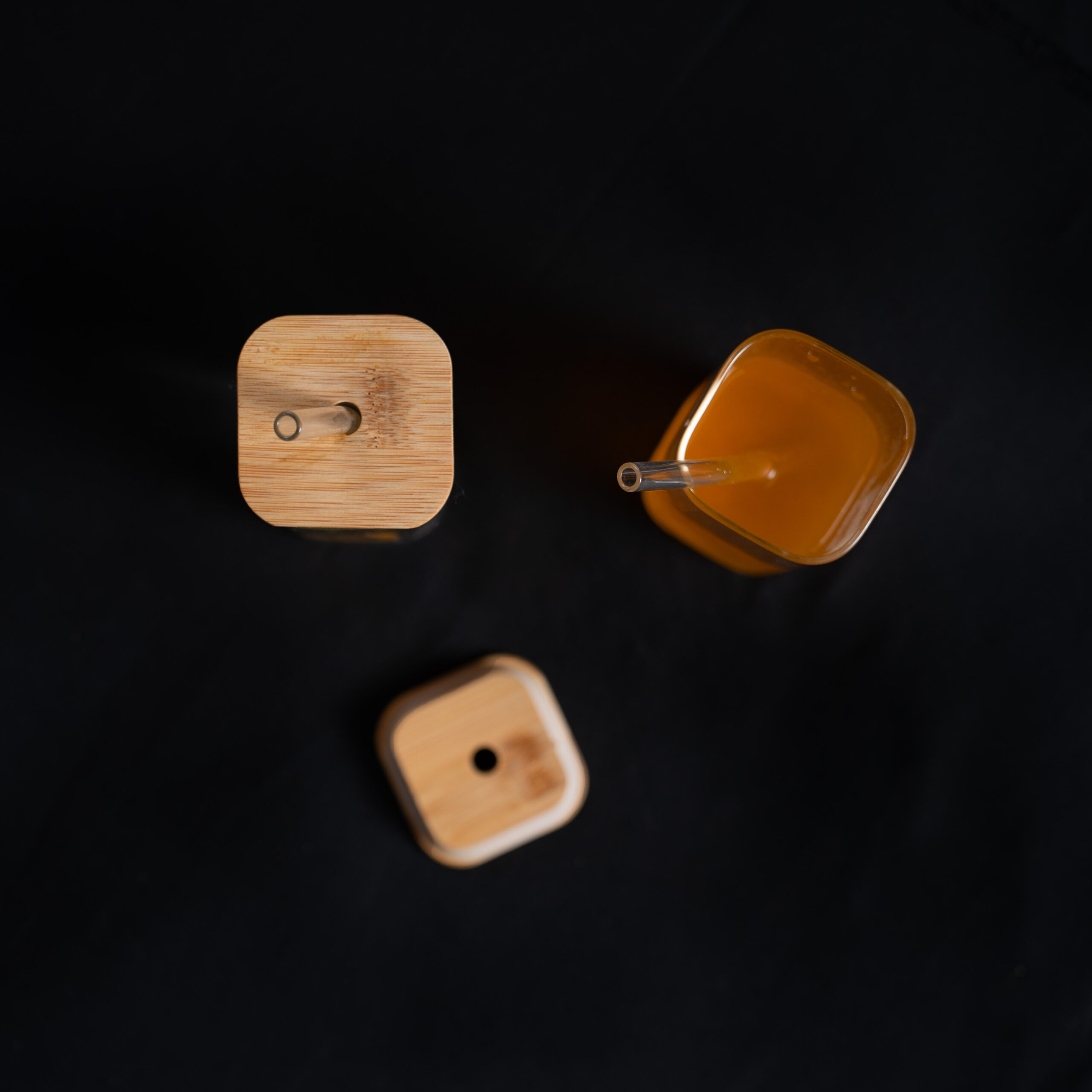 Borosilicate Glass Tumbler with Glass Straw & Wooden Lid (Set of 2pcs) - Image 3