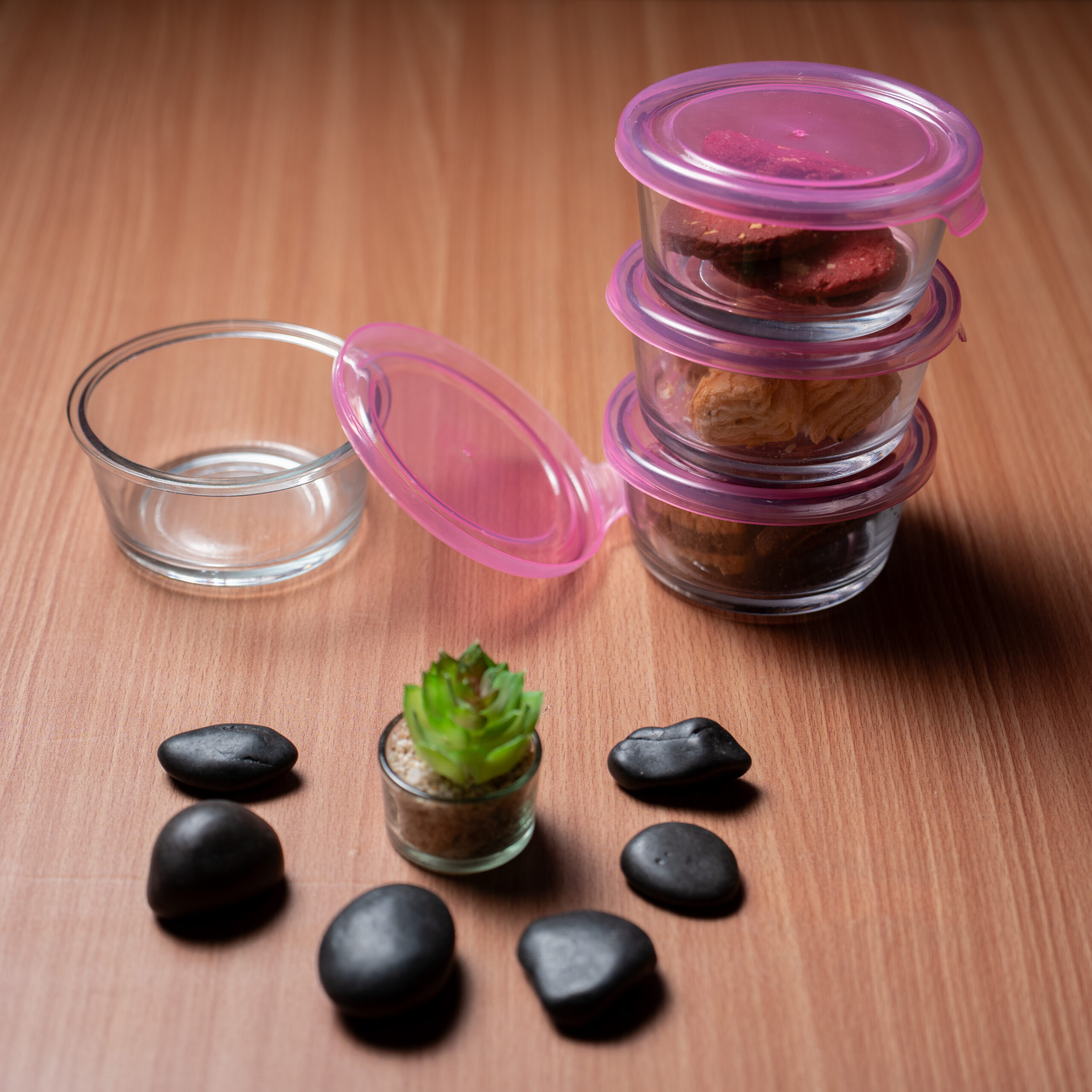 Borosilicate Round Container with Silicone Lid Set of 4 - Image 3